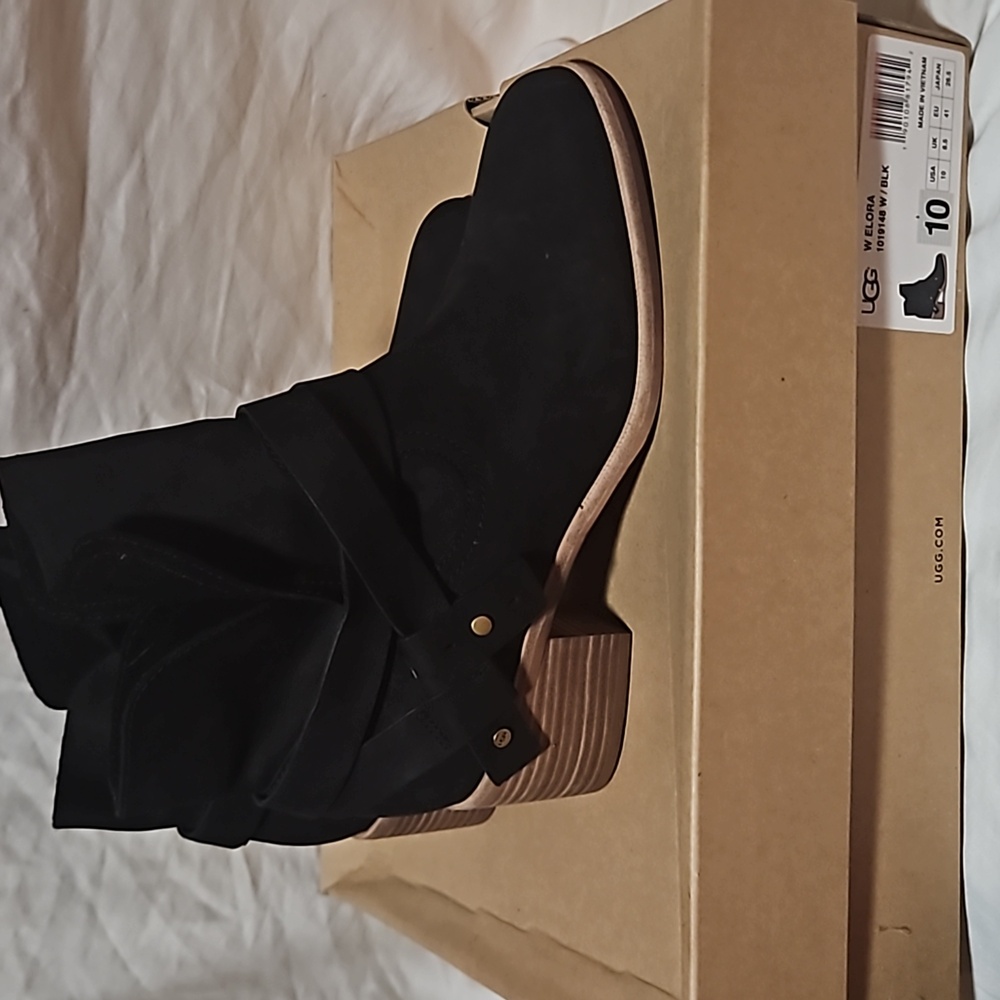 Ugg Boots/Booties "Elora" - Picture 2 of 5